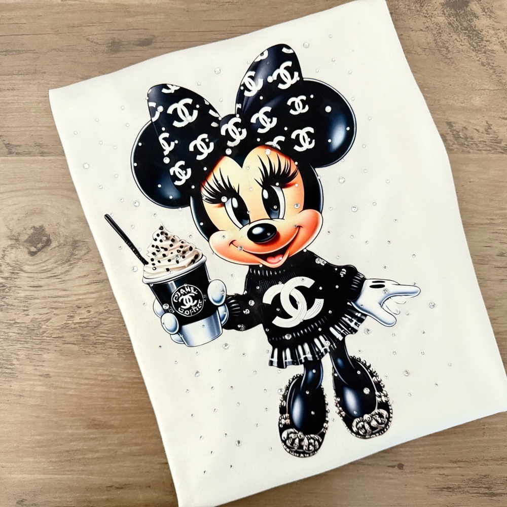 Chic Black and White Short Sleeve Tee